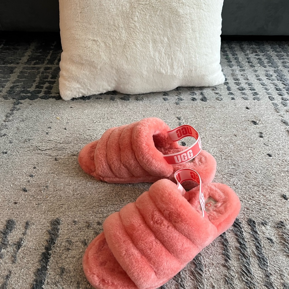 Uggs Sliders - image 2